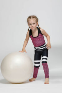 Kép 7/7 - Indigo Fitness Style – Kids Scaly pink fitness leggings
